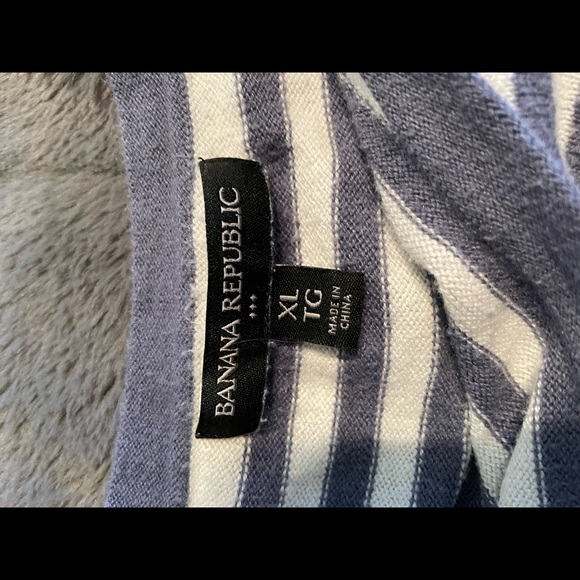 Banana Republic Sweater - Picture 2 of 2